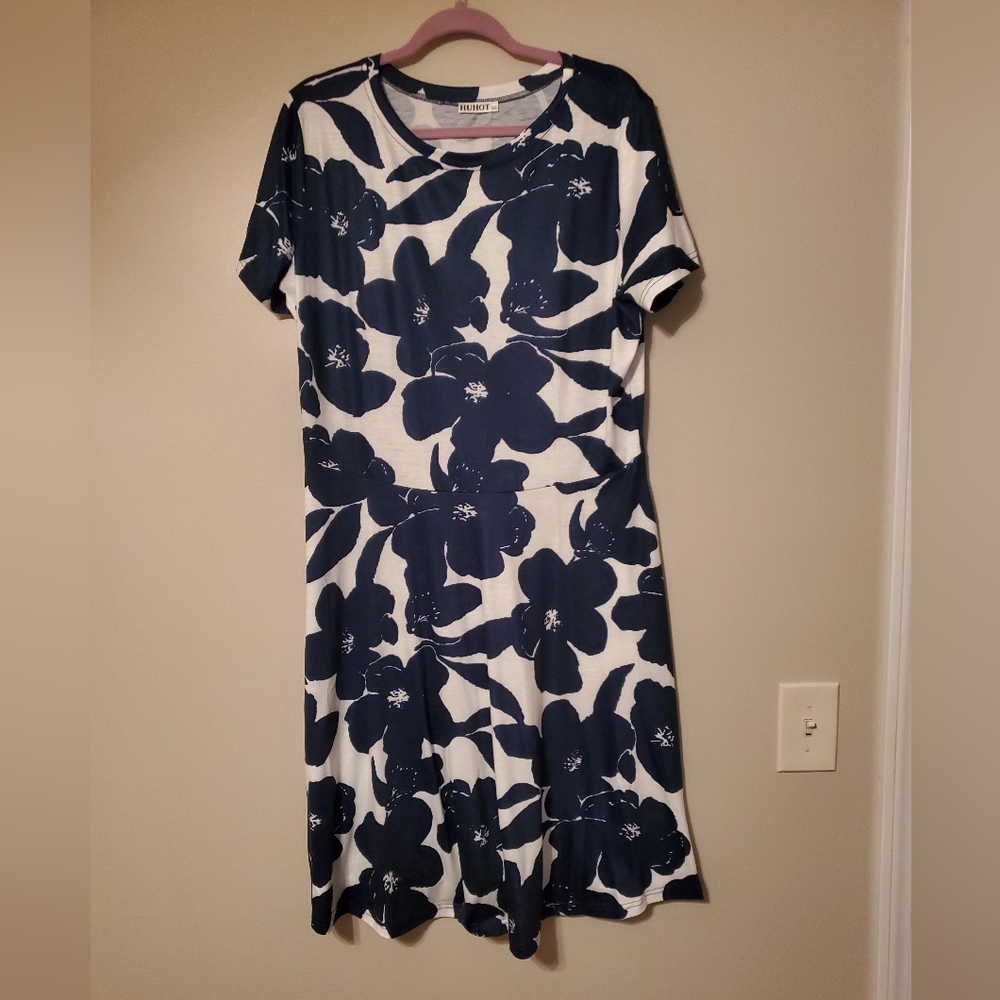 Huhot dress (from Amazon), size 2XL, navy blue flower print.